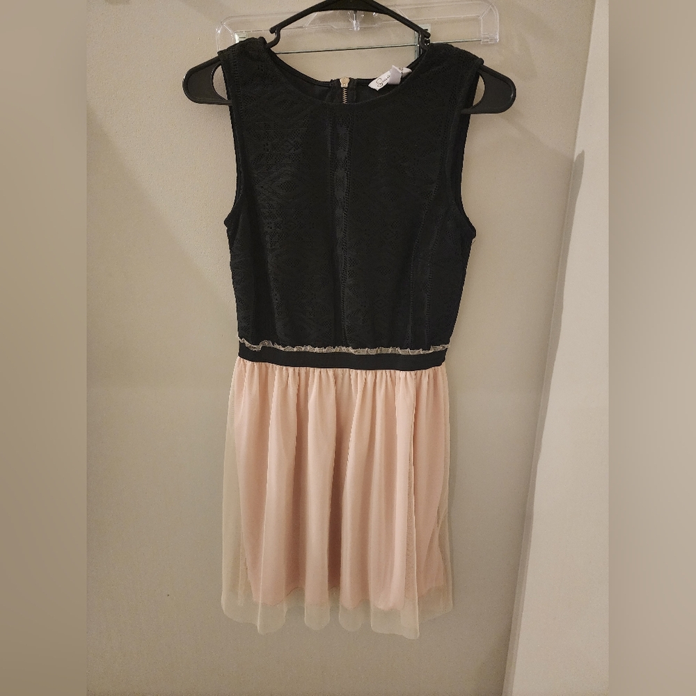 Black and pink dress M